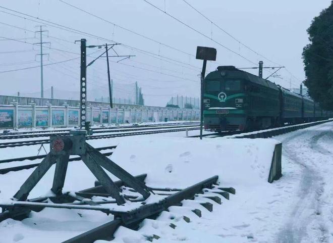 验！坐绿皮火车过武汉长江大桥AG真人游戏第一品牌限时体(图7)