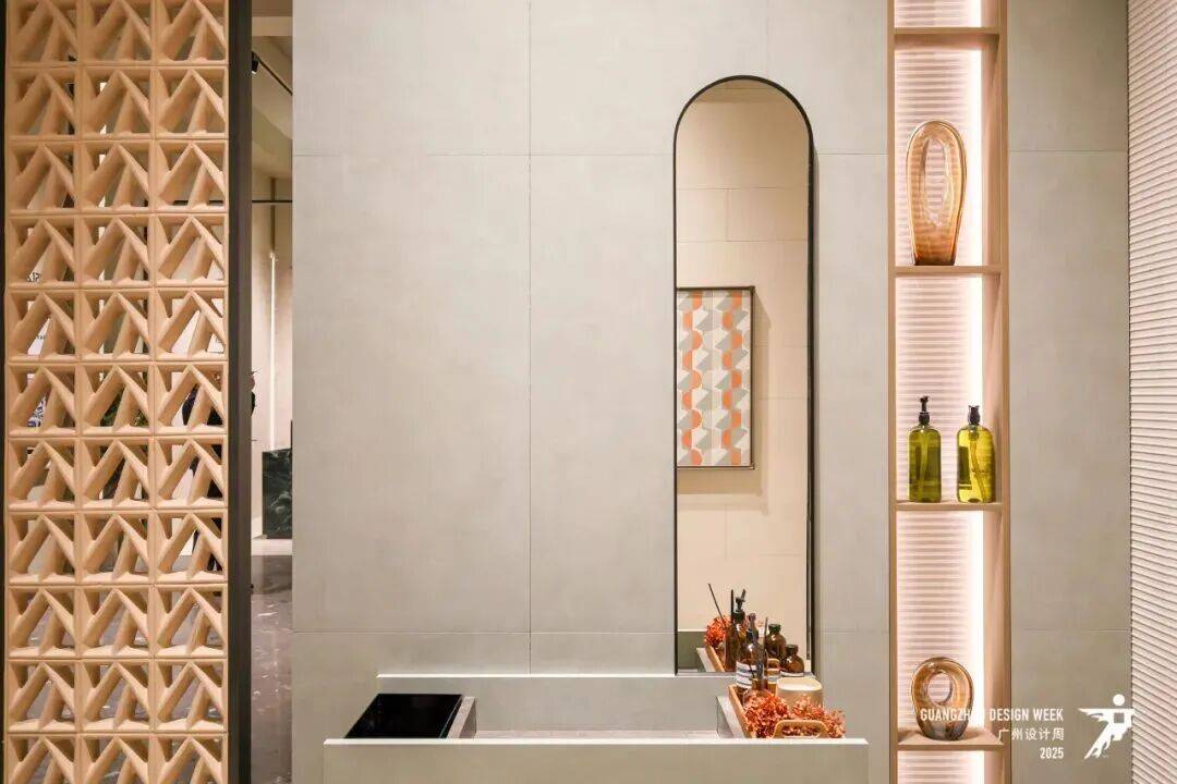 长队一边“老玩家”退场家居业在玩什么新游戏？AG真人2025广州设计周的冰与火：一边排(图3)