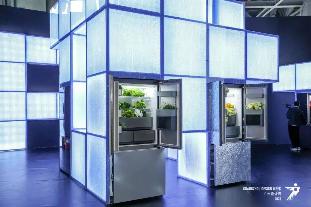 长队一边“老玩家”退场家居业在玩什么新游戏？AG真人2025广州设计周的冰与火：一边排(图12)